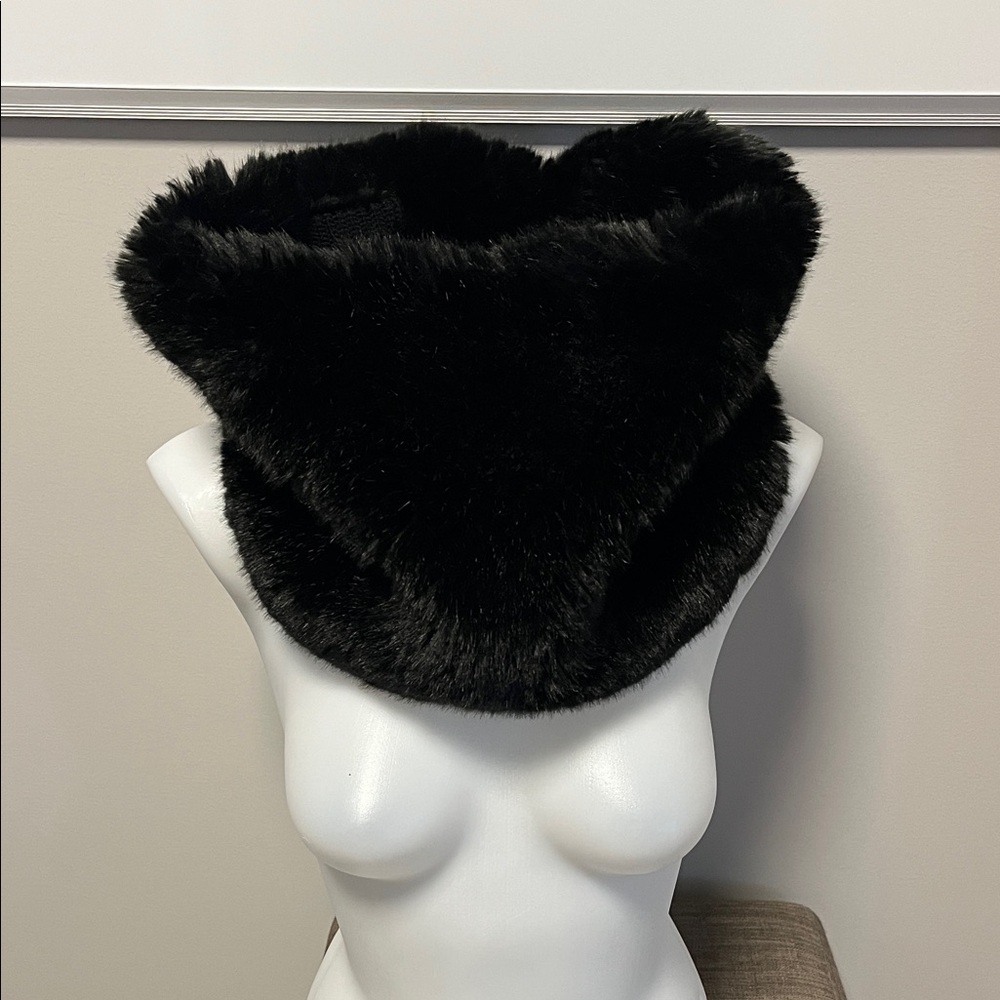 Babaton Elegant Faux Fur Infinity Scarf